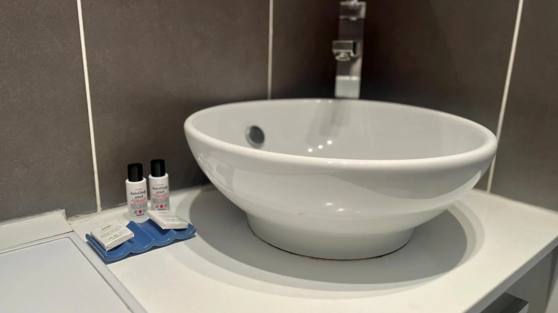 Suite Lavany Lyon Apartment