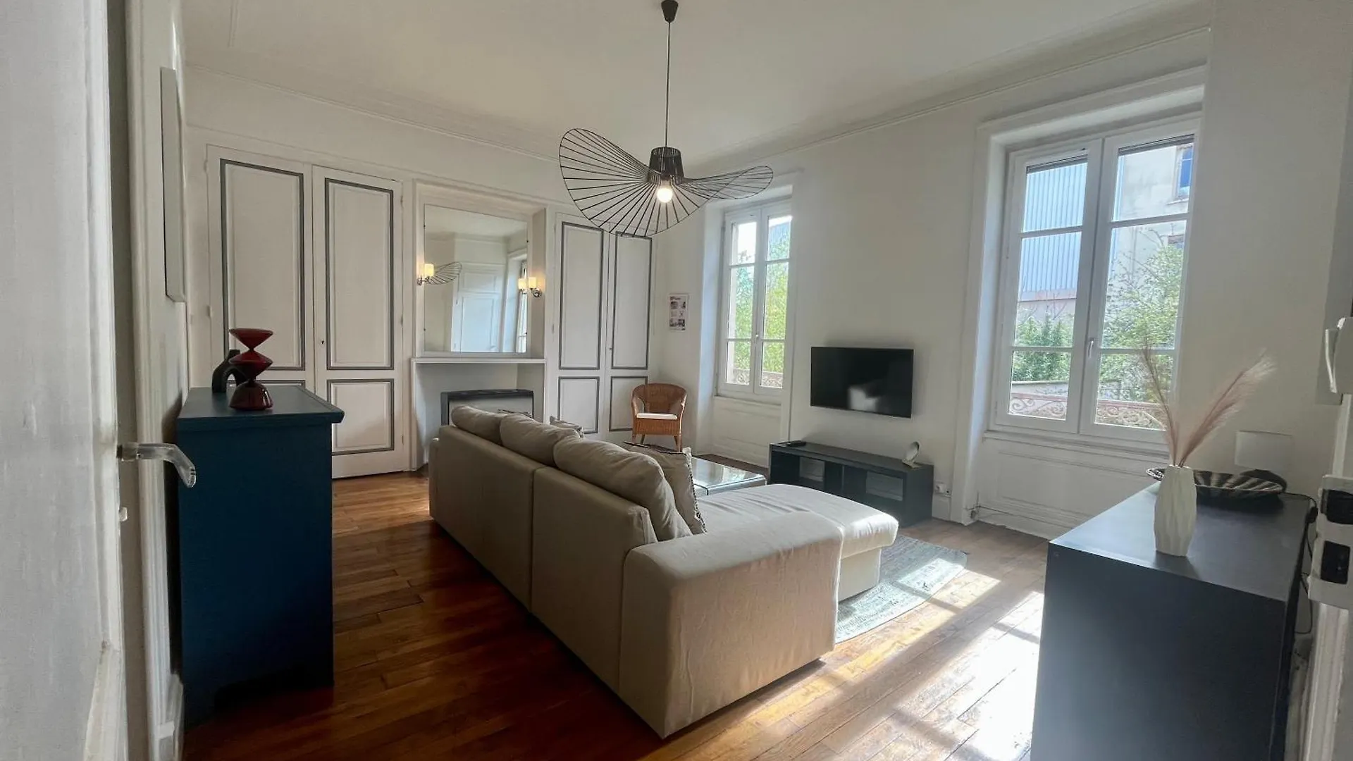Apartment Suite Lavany Lyon France