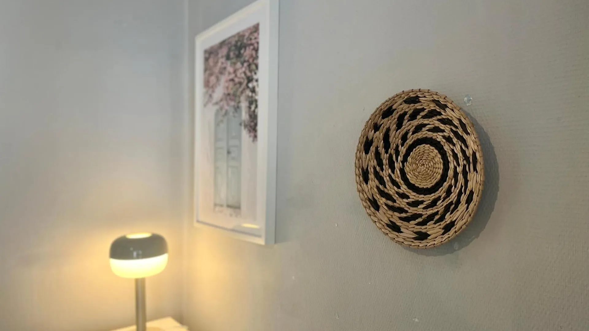 Suite Lavany Lyon Apartment